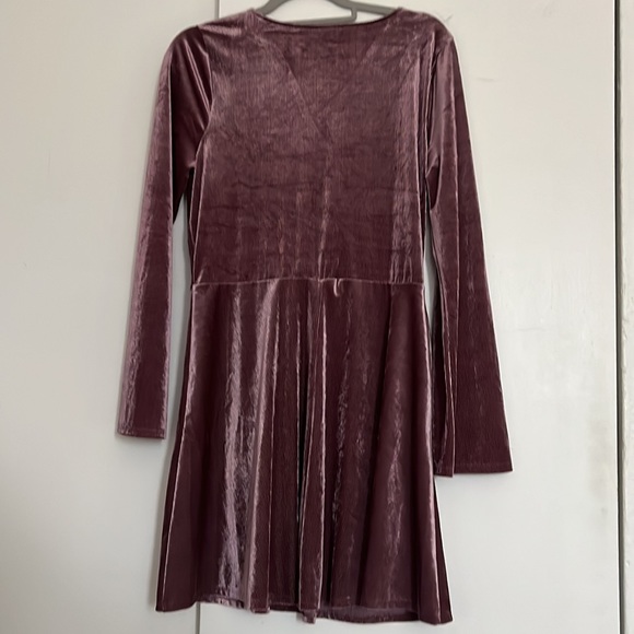 Express Velvet Wrap Dress - Picture 5 of 8